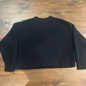 Black Zara crewneck cropped sweater